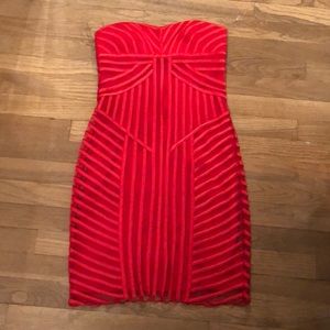 Cache mini strapless red dress 🔥🔥
